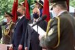 SLVA, SLVA, SLVA - zaznelo v Grasalkoviovom palci na poes zapoiania bojovch zstav